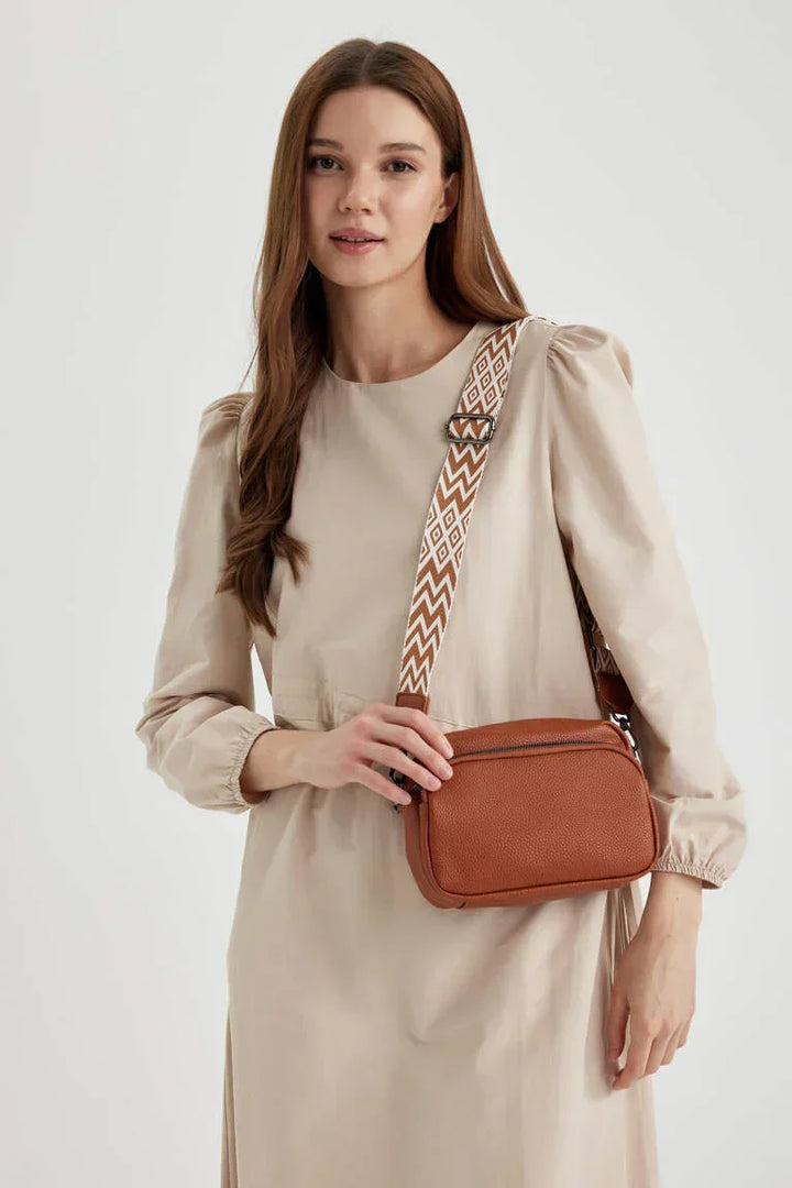 MOLLY - CLASSIC LEATHER SLING BAG